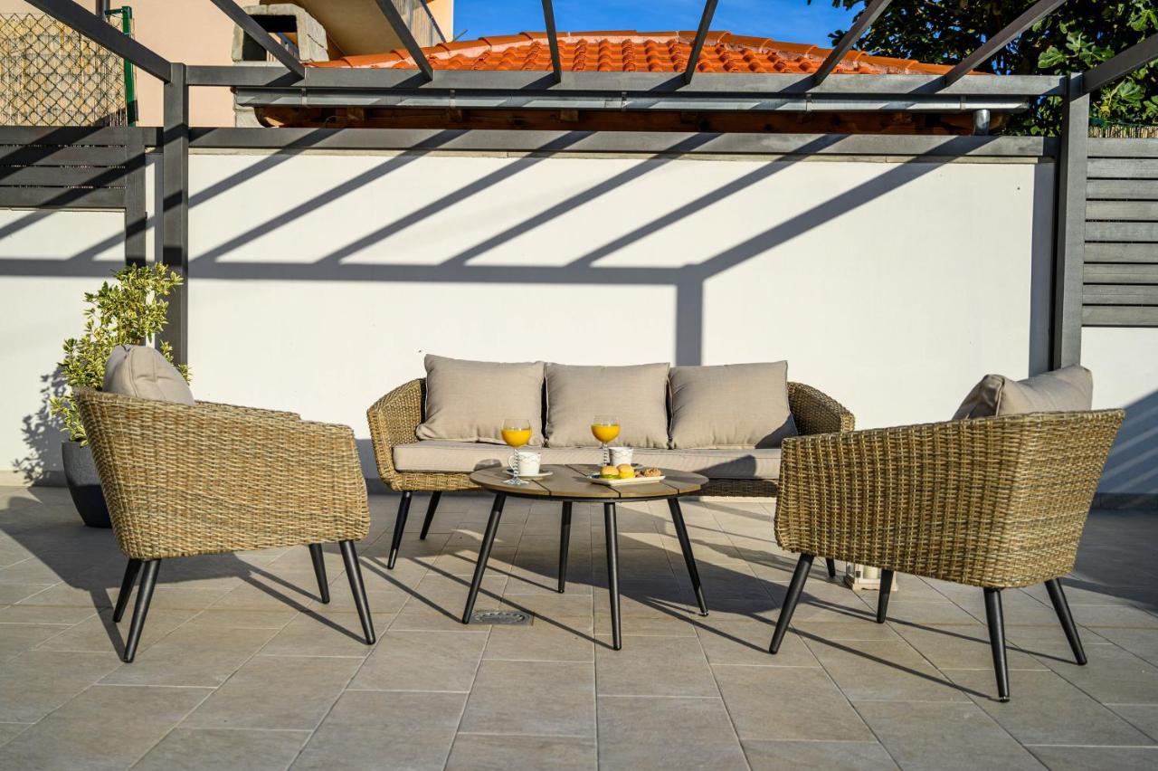 Villa Relax - Beautiful Apartment With Heated Saltwater Pool & Jacuzzi Каштела Экстерьер фото